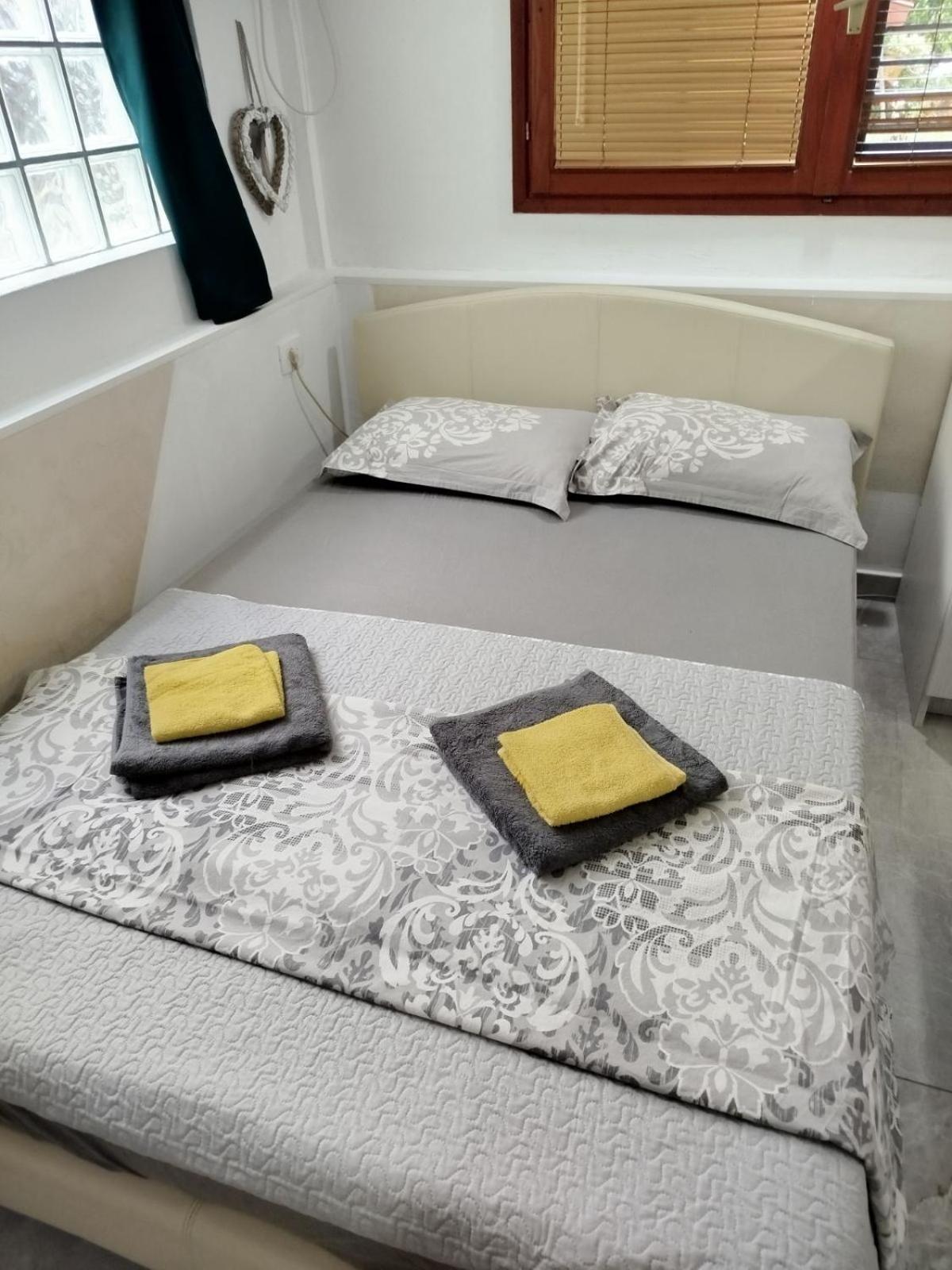 Apartman Art Kotor Eksteriør billede